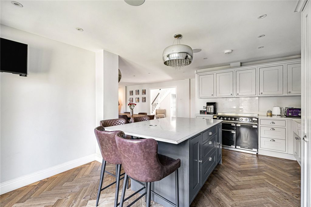 Additional image 4 of 4 bed detached house for saleThe Warren, Radlett, Hertfordshire WD7