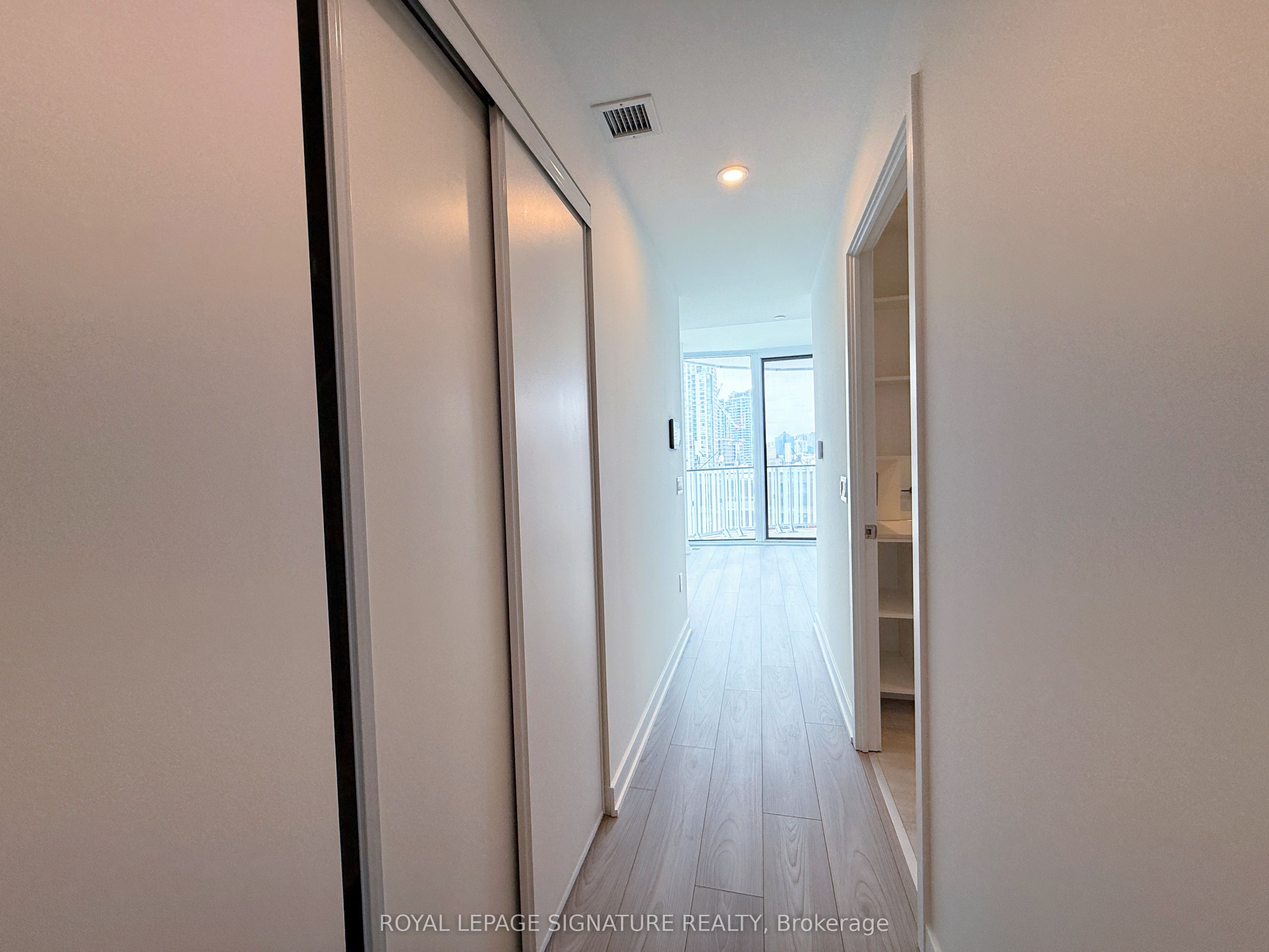 Additional image 2 of 1009-1 Fairview Road E, Mississauga, ON, L5A 0B4