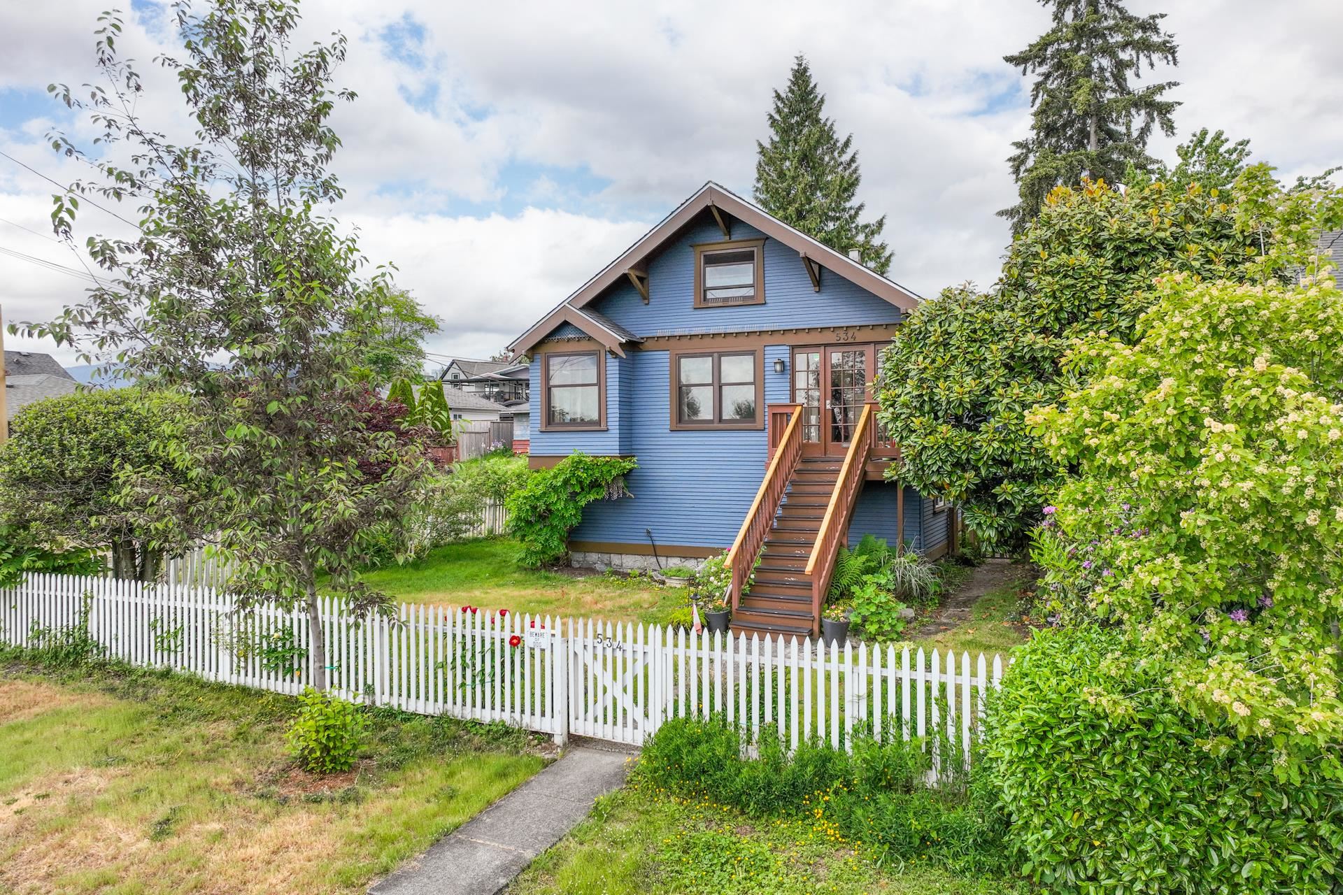 534 7th Street E, North Vancouver, BC, V7L 1S3