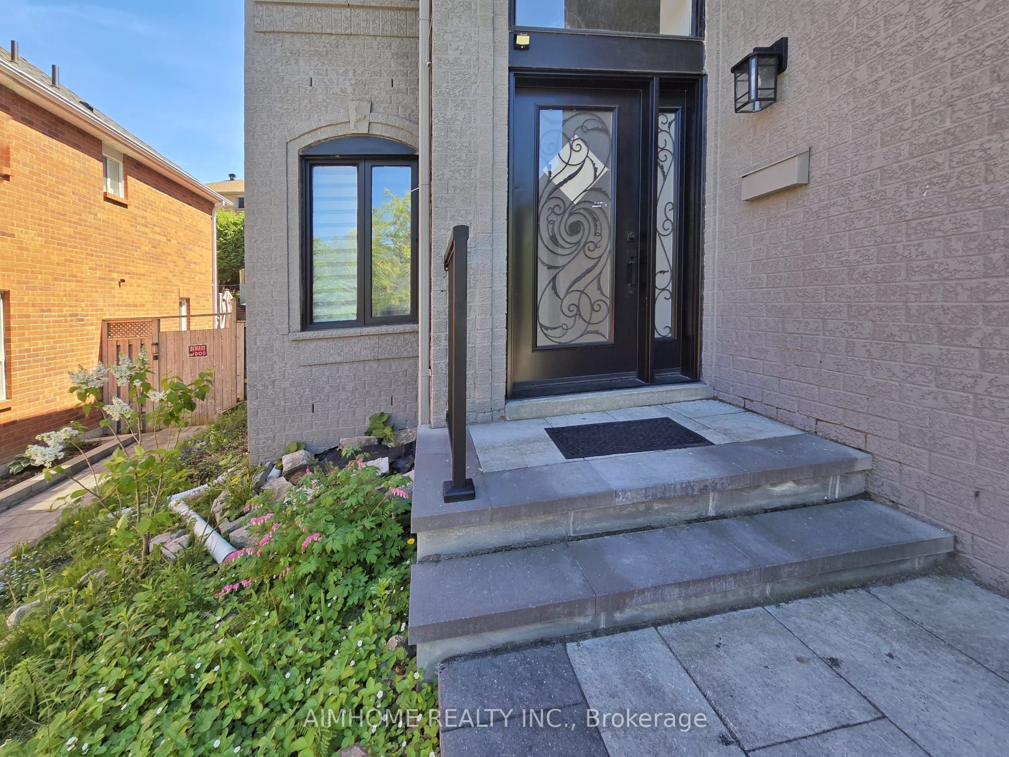 Additional image 2 of 137 Mcclellan Way, Aurora, ON, L4G 6M5