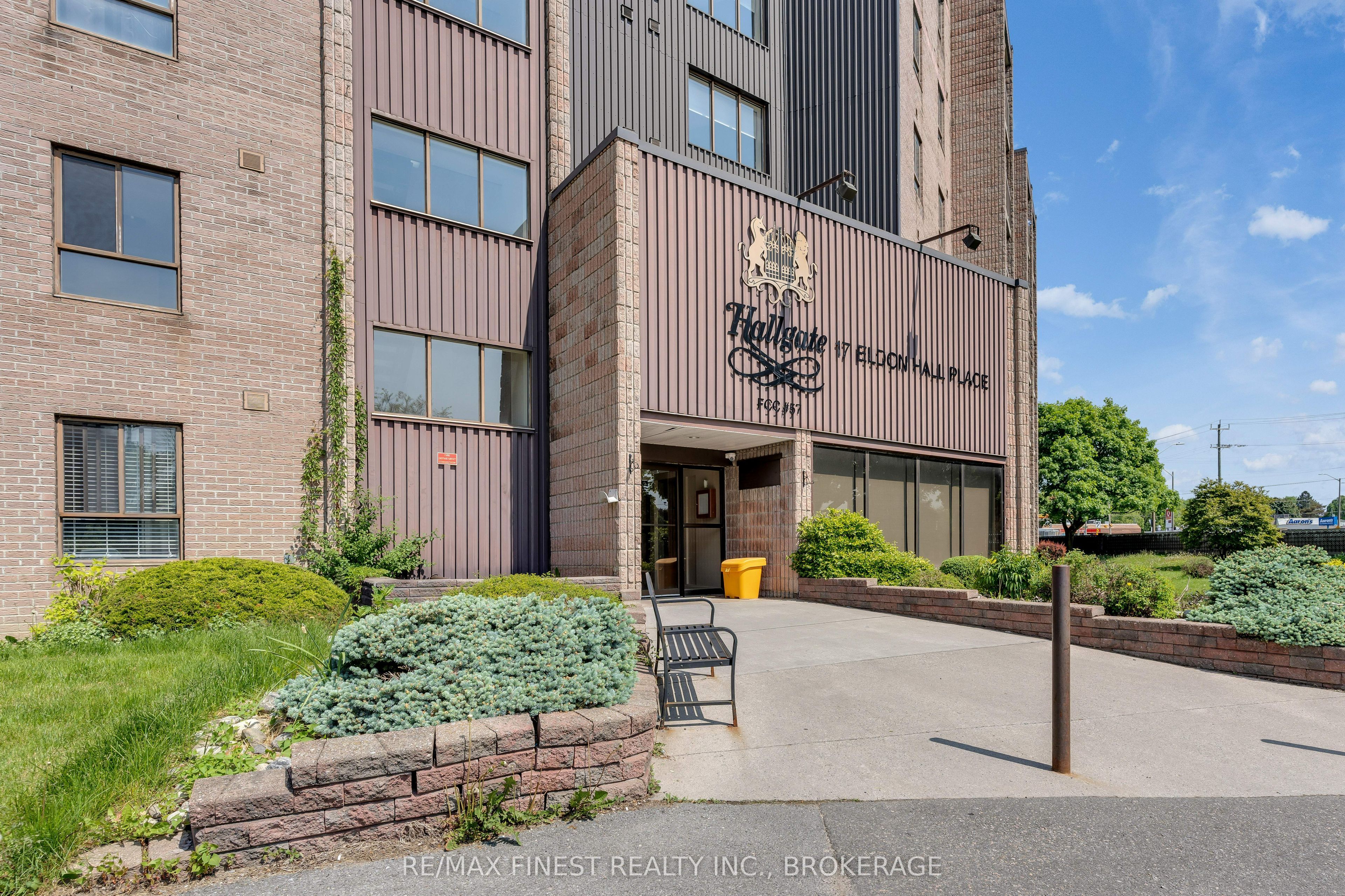 301-17 Eldon Hall Place, Kingston, ON, K7M 7H5 photo 3
