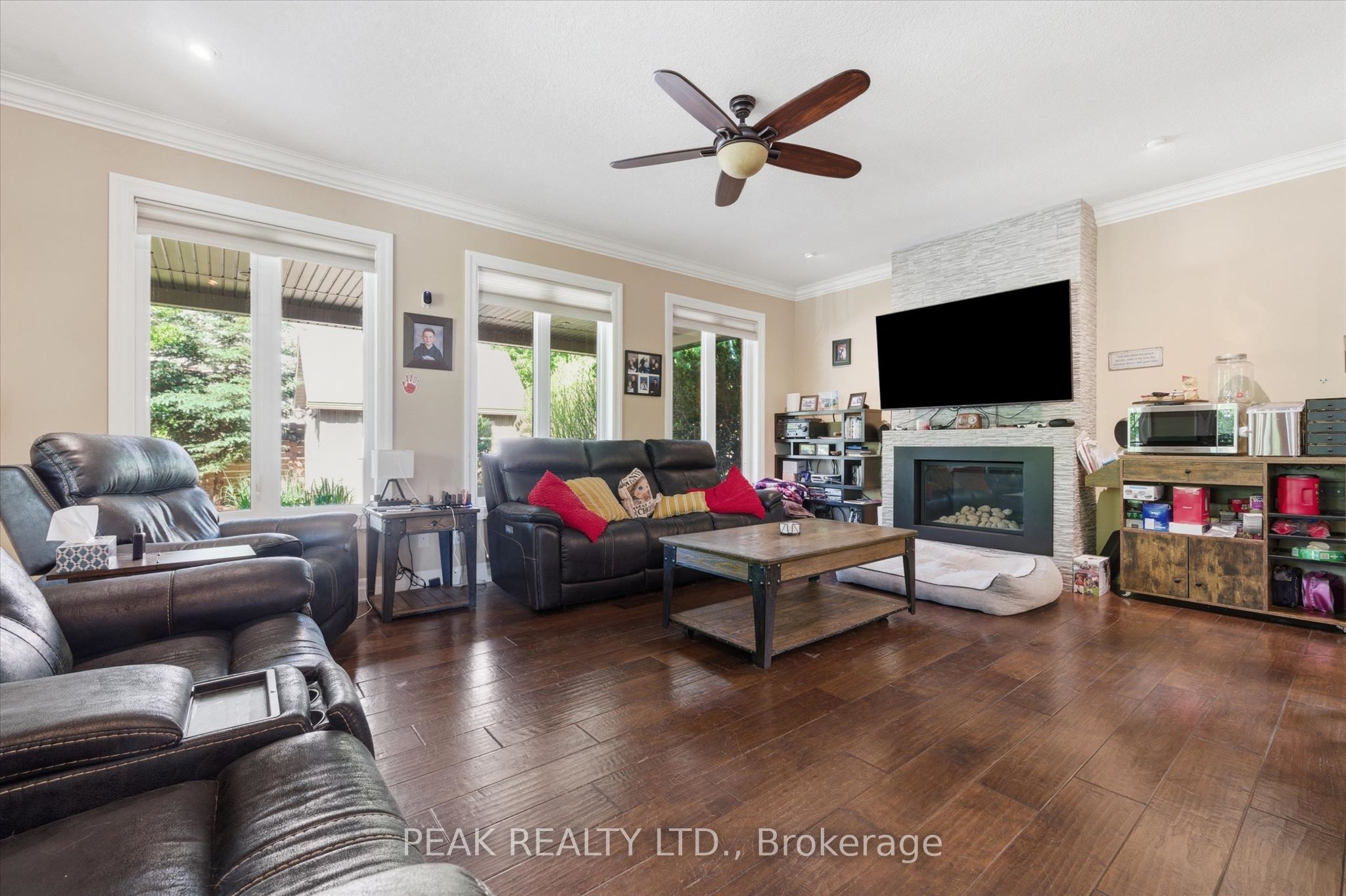901 Valebrook Court, Kitchener, ON, N2A 0E5 photo 4