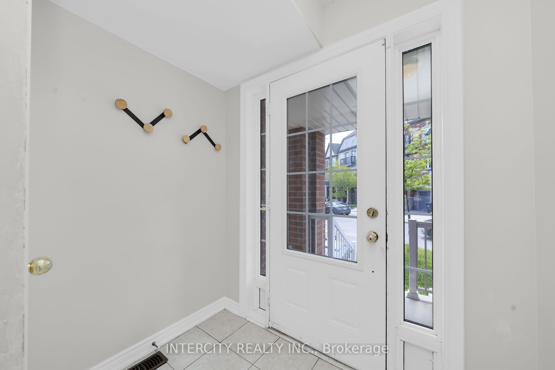 Additional image 3 of 14 Rabbit Run Way, Brampton, ON, L6Z 0J2