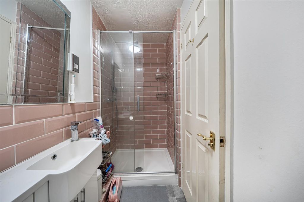 Additional image 6 of 2 bed flat for saleSalters Close, Rickmansworth WD3