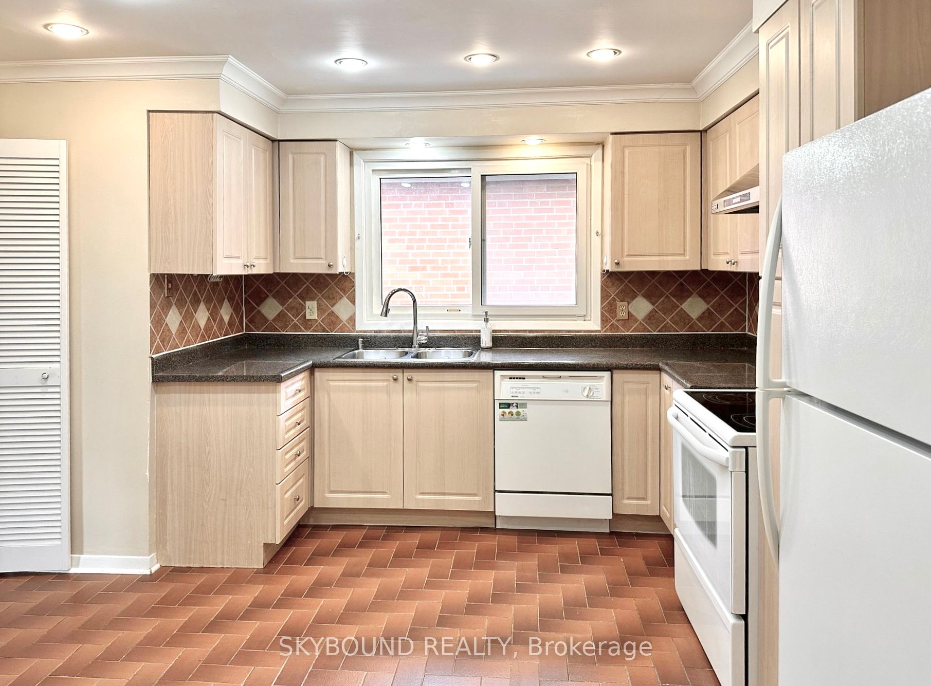 Additional image 4 of Room 2-33 Yatesbury Road, Toronto, ON, M2H 1G1