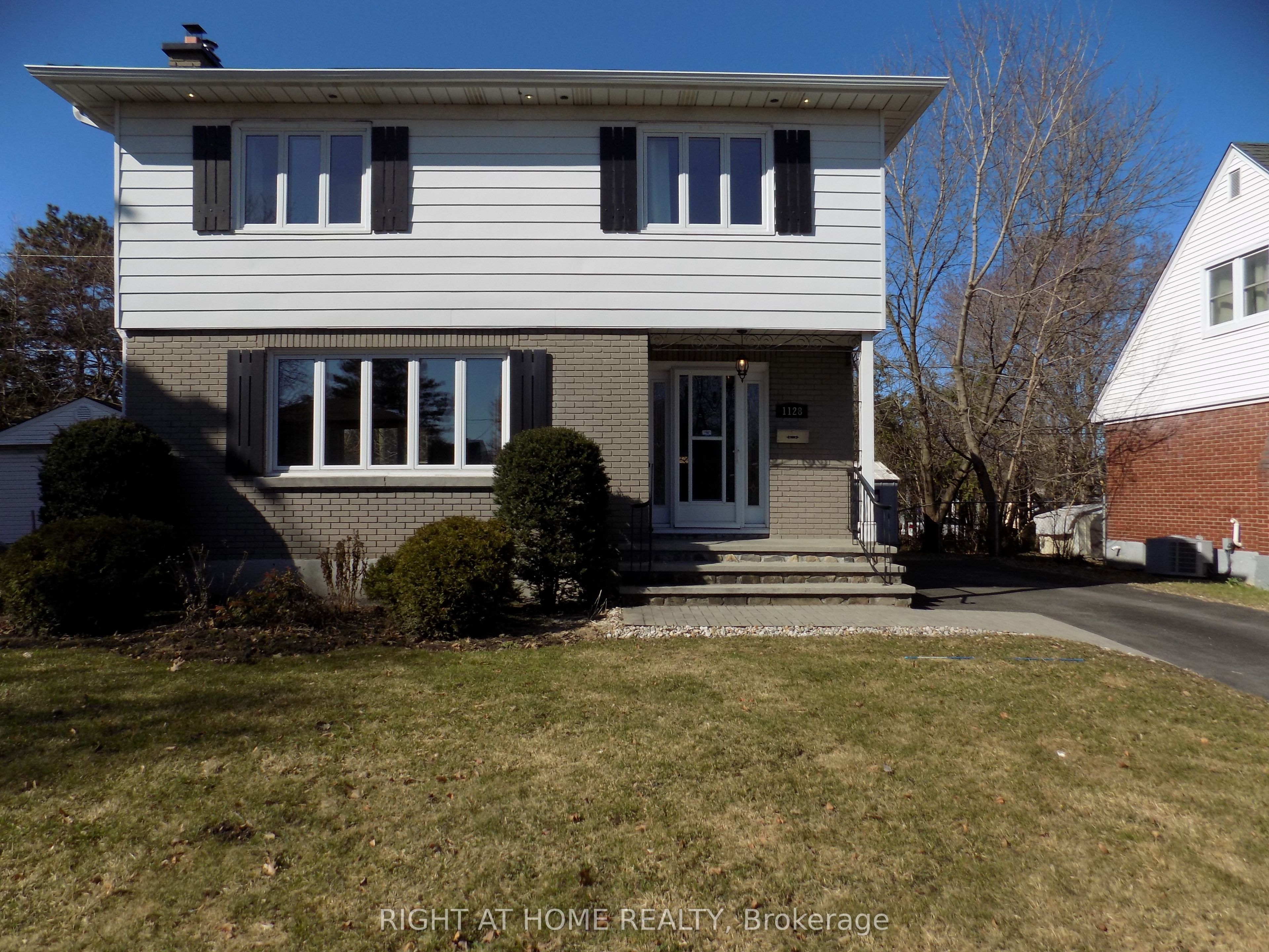 1128 Checkers Road, Ottawa, ON, K2C 2S4