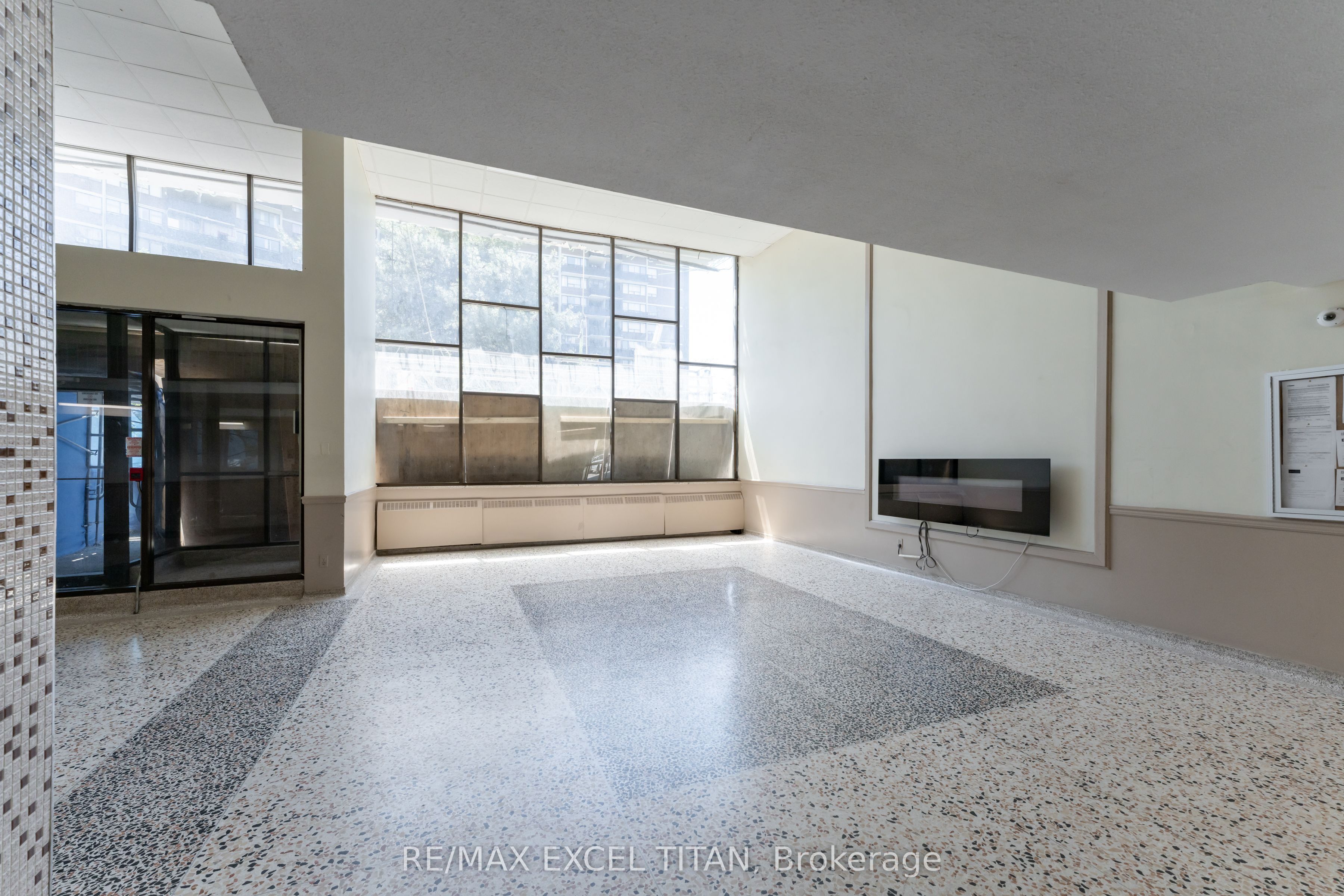 Additional image 2 of 611-1385 Midland Avenue, Toronto, ON, M1P 3B8