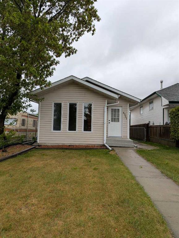 4727 44 Street, Sylvan Lake, AB, T4S 1N5
