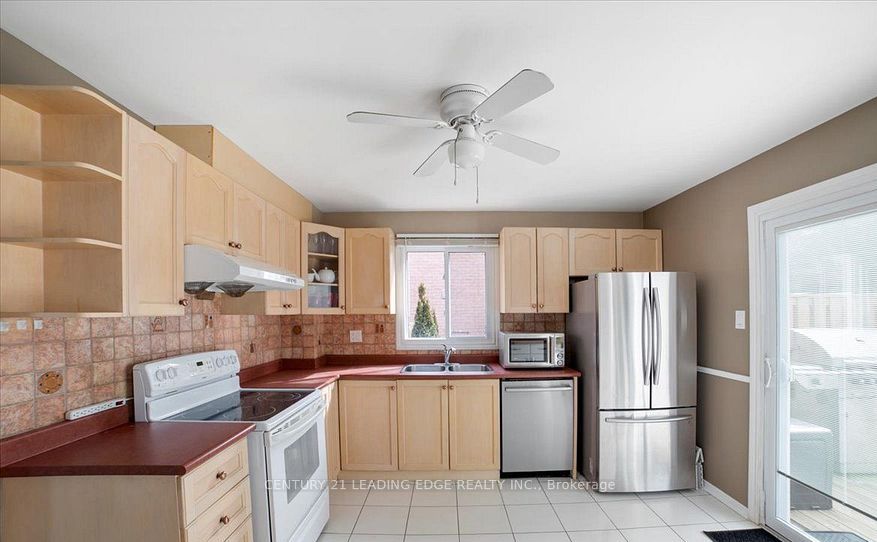 Additional image 4 of Main and Sec-618 Beckworth Square, Pickering, ON, L1V 3K4