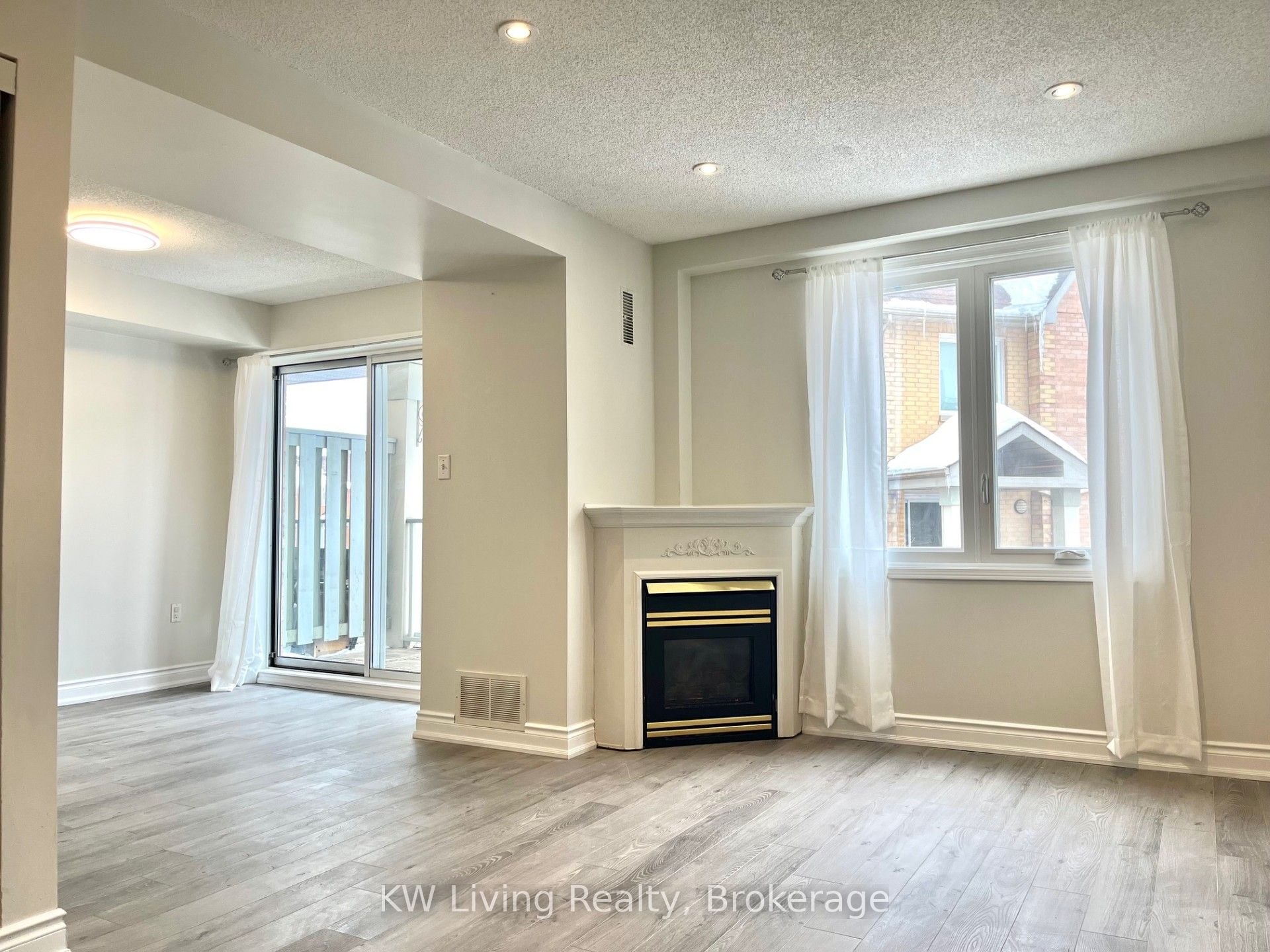 834-75 Weldrick Road E, Richmond Hill, ON, L4C 0H9 photo 2