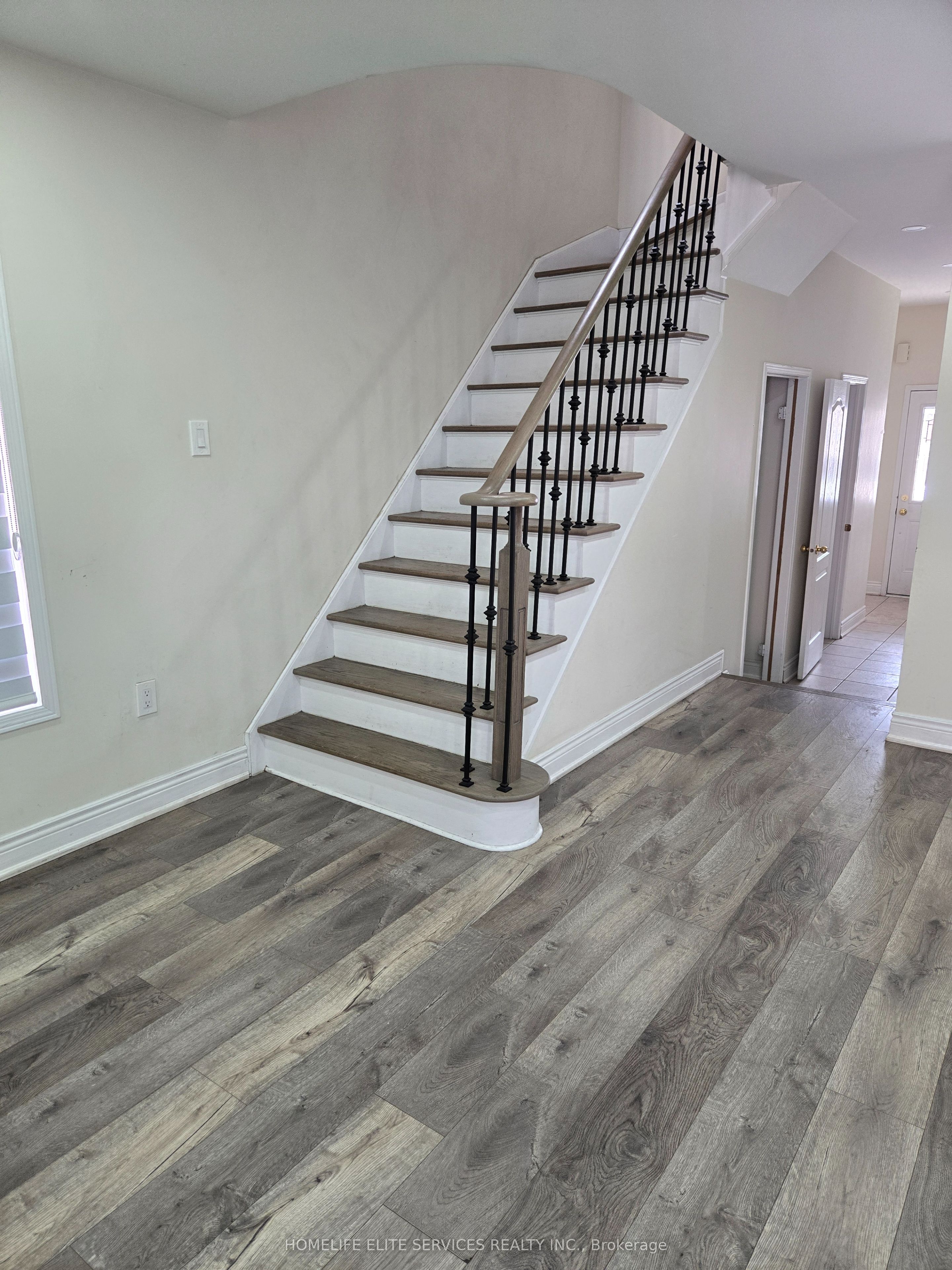 Additional image 3 of 110 Crystalview Crescent, Brampton, ON, L6P 2S2