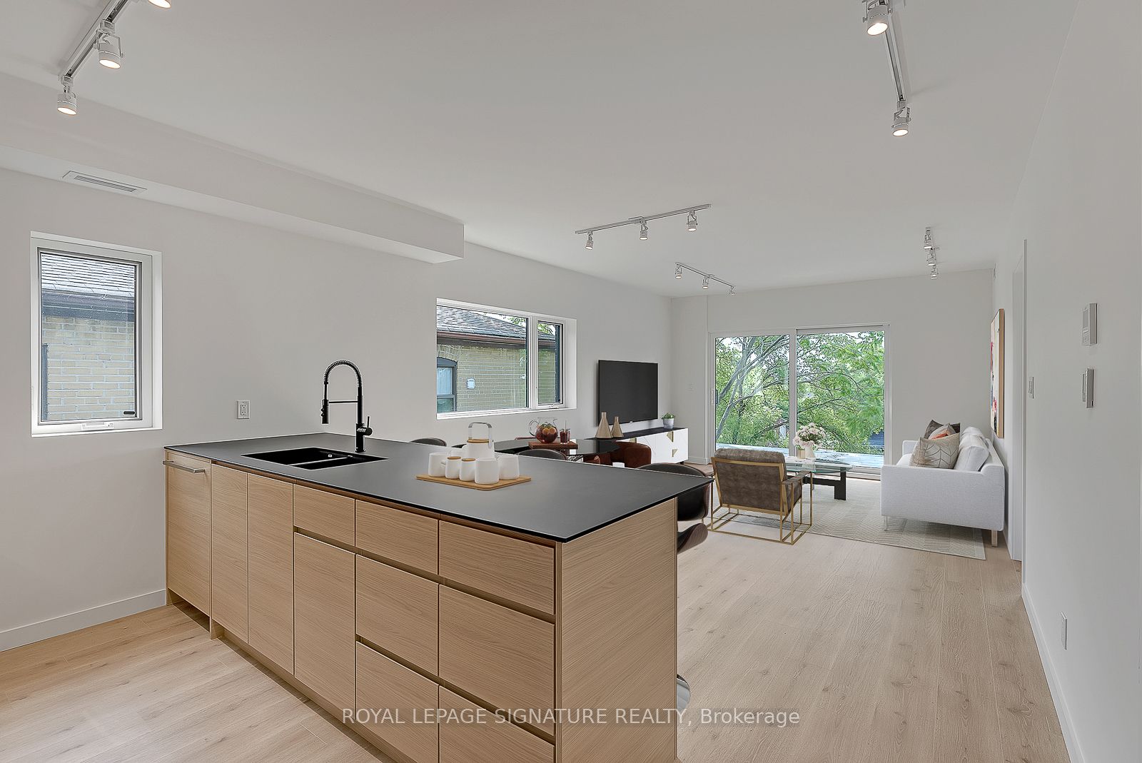 4-1254 Davenport Road, Toronto, ON, M6H 2G9