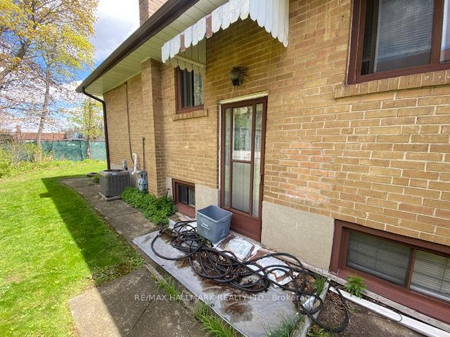 16 Chrysler Crescent, Toronto, ON, M1R 2L8 photo 5