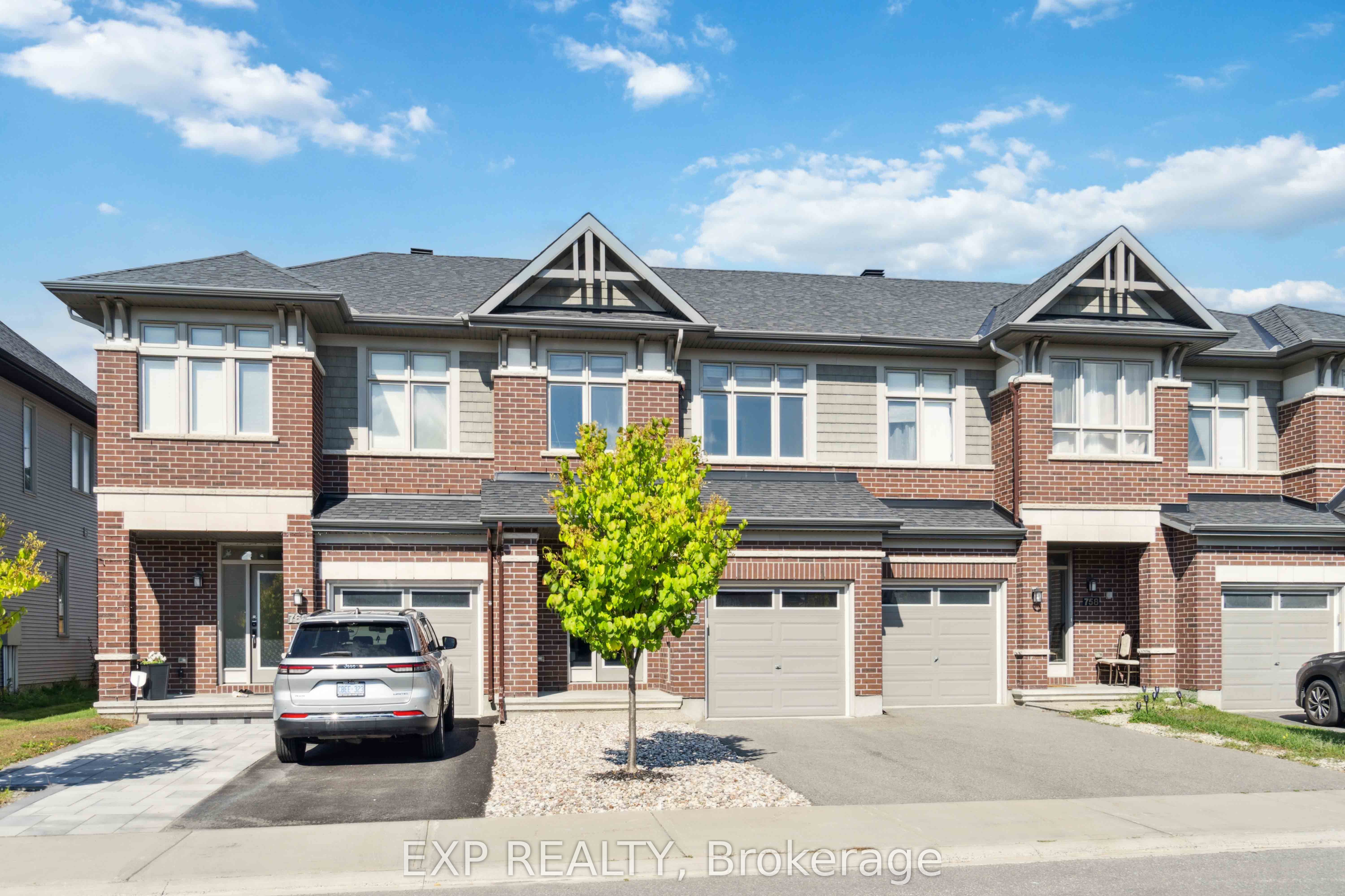 760 Carnelian Crescent, Ottawa, ON, K1X 0A8 photo 2
