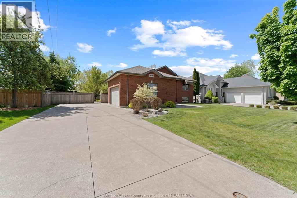 9597 Manitou , Windsor, ON, N8P1H8 photo 3