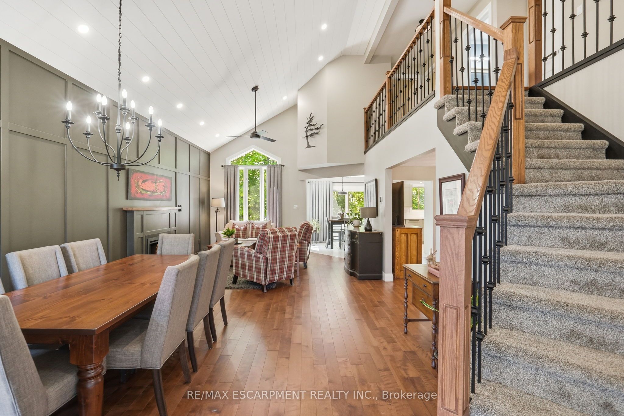 1300 Silvan Forest Drive E, Burlington, ON, L7M 4L2 photo 5