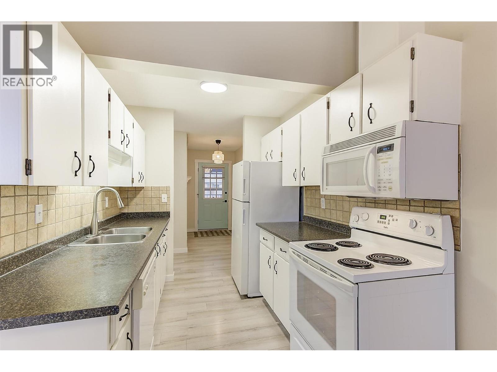 Additional image 4 of 209-240 Mcintosh Road, Kelowna, BC, V1X2C4