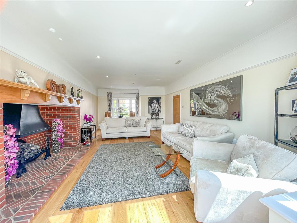 Additional image 7 of 5 bed detached house for saleAshingdon Heights, Rochford SS4