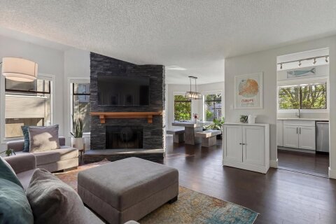 Additional image 8 of 2427 6th Avenue W, Vancouver, BC, V6K 1W2