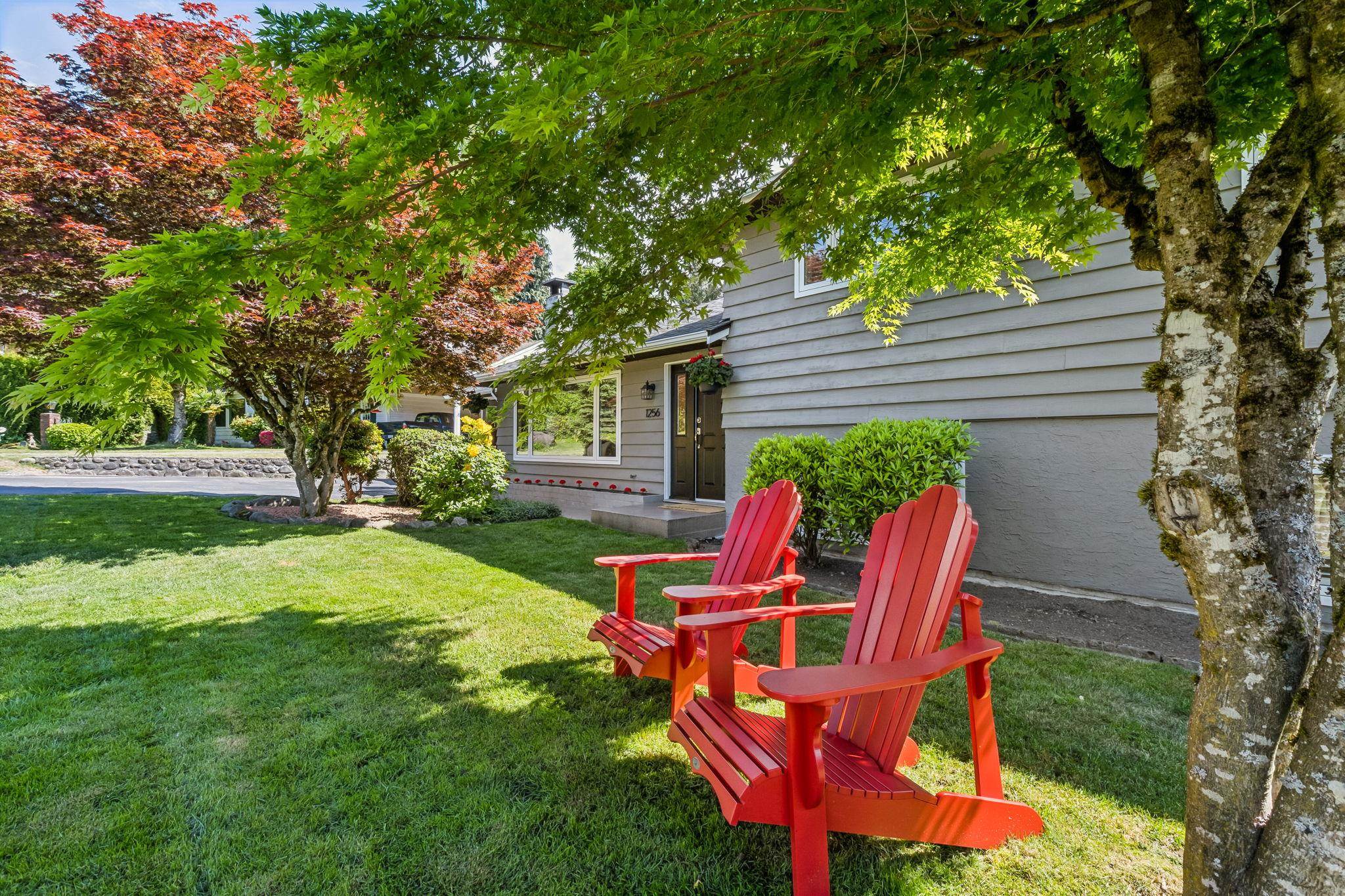 1256 Eastview Road, North Vancouver, BC, V7J 1L6