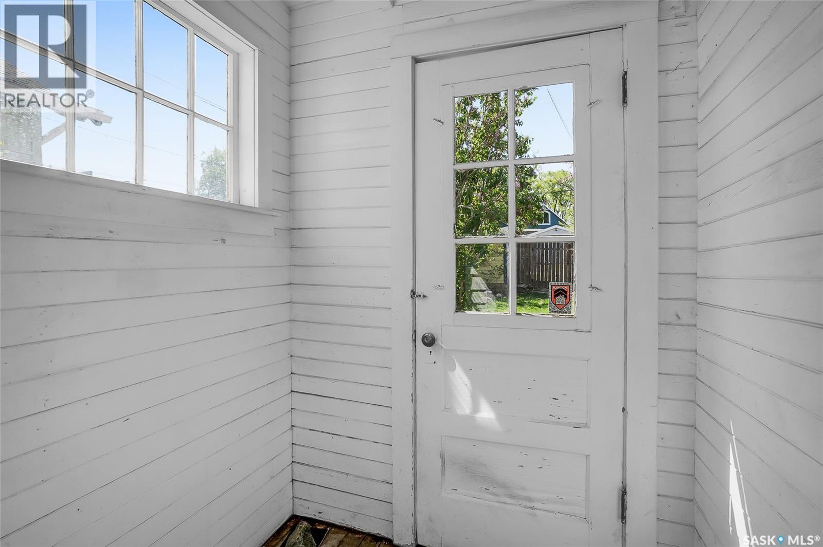 524 7th Street E, Saskatoon, SK, S7H0X7 photo 2