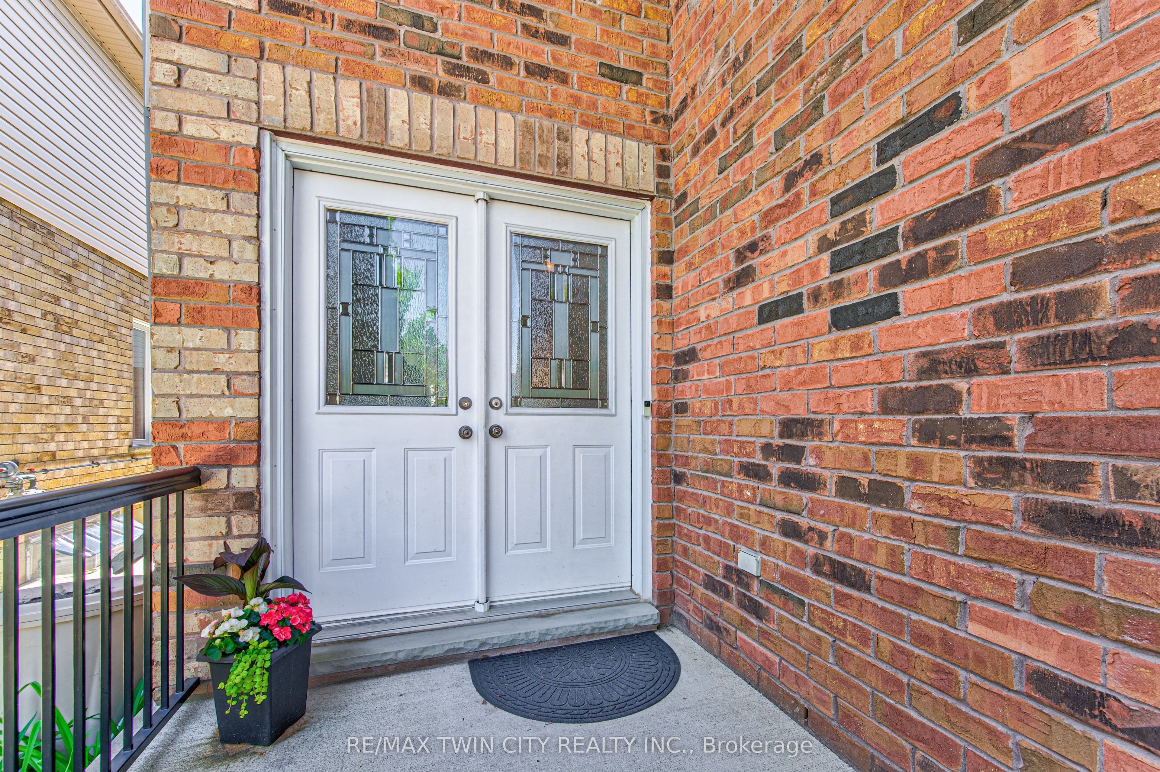 87 Steepleridge Street, Kitchener, ON, N2P 2W3 photo 4
