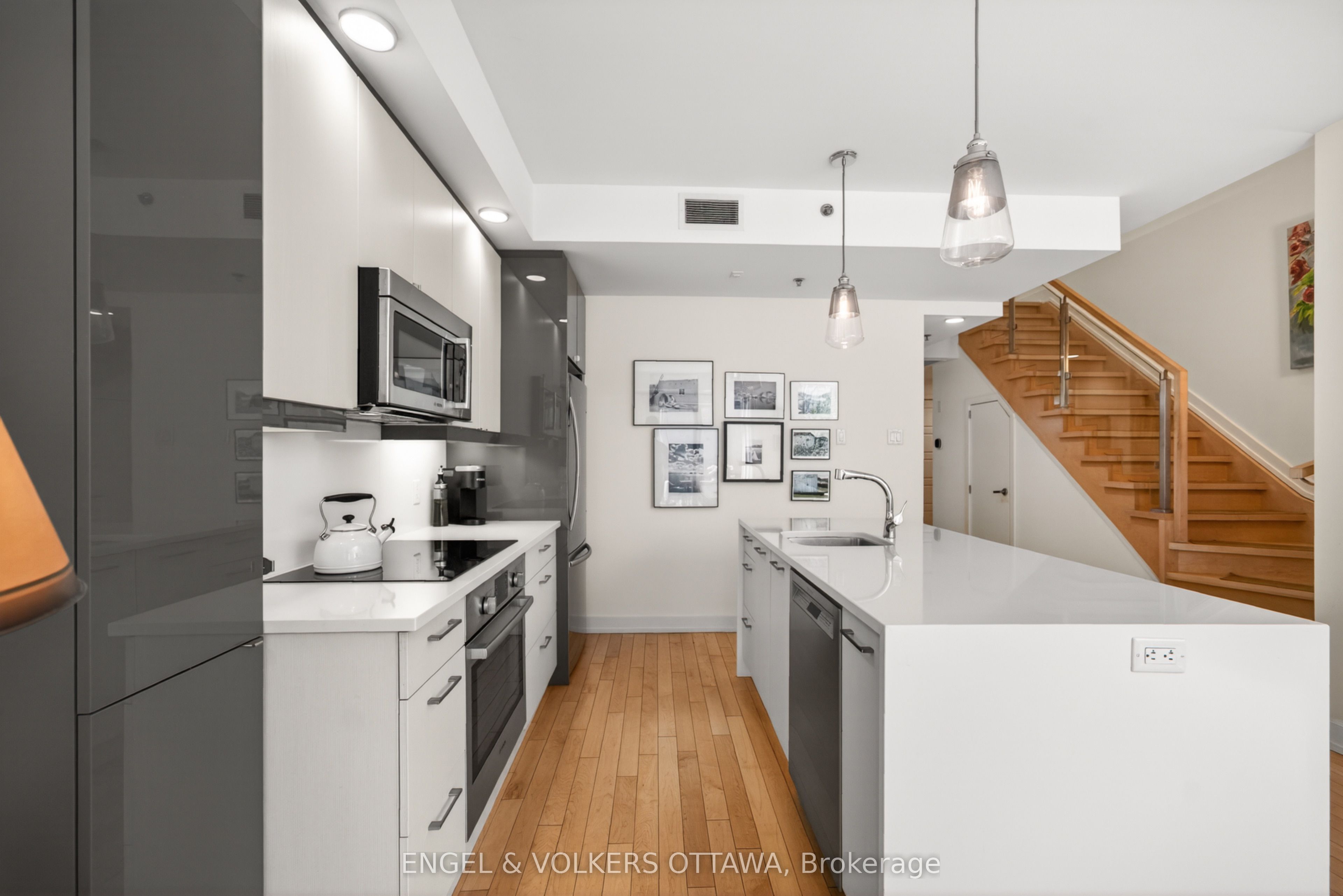 110-300 Lett Street, Ottawa, ON, K1R 0A8 photo 4