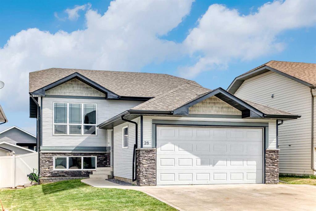 28 Bowman Circle, Sylvan Lake, AB, T4S 0H9