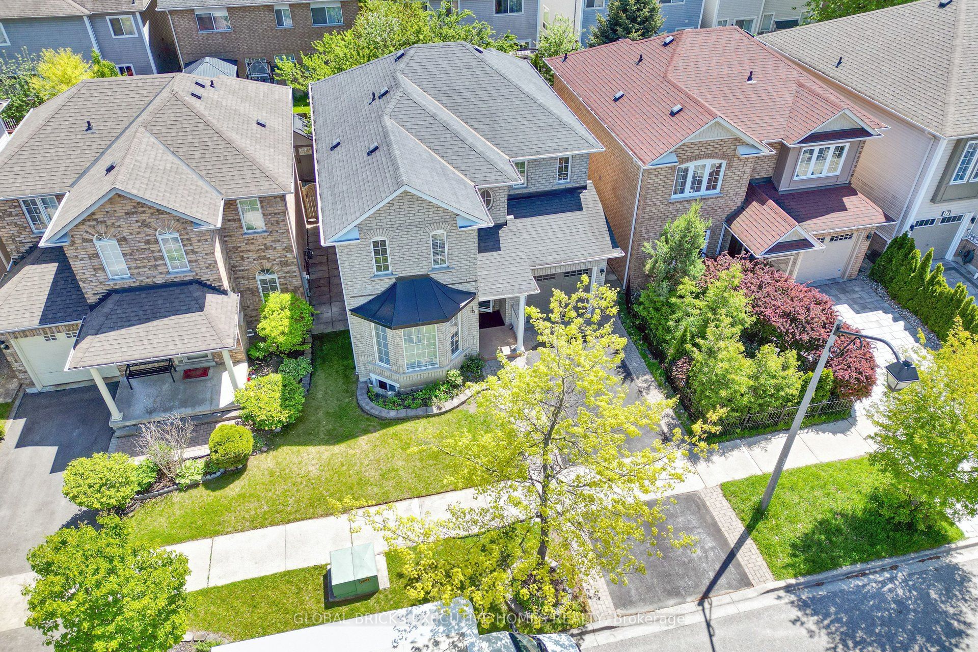 13 Howling Crescent, Ajax, ON, L1S 7N7 photo 2