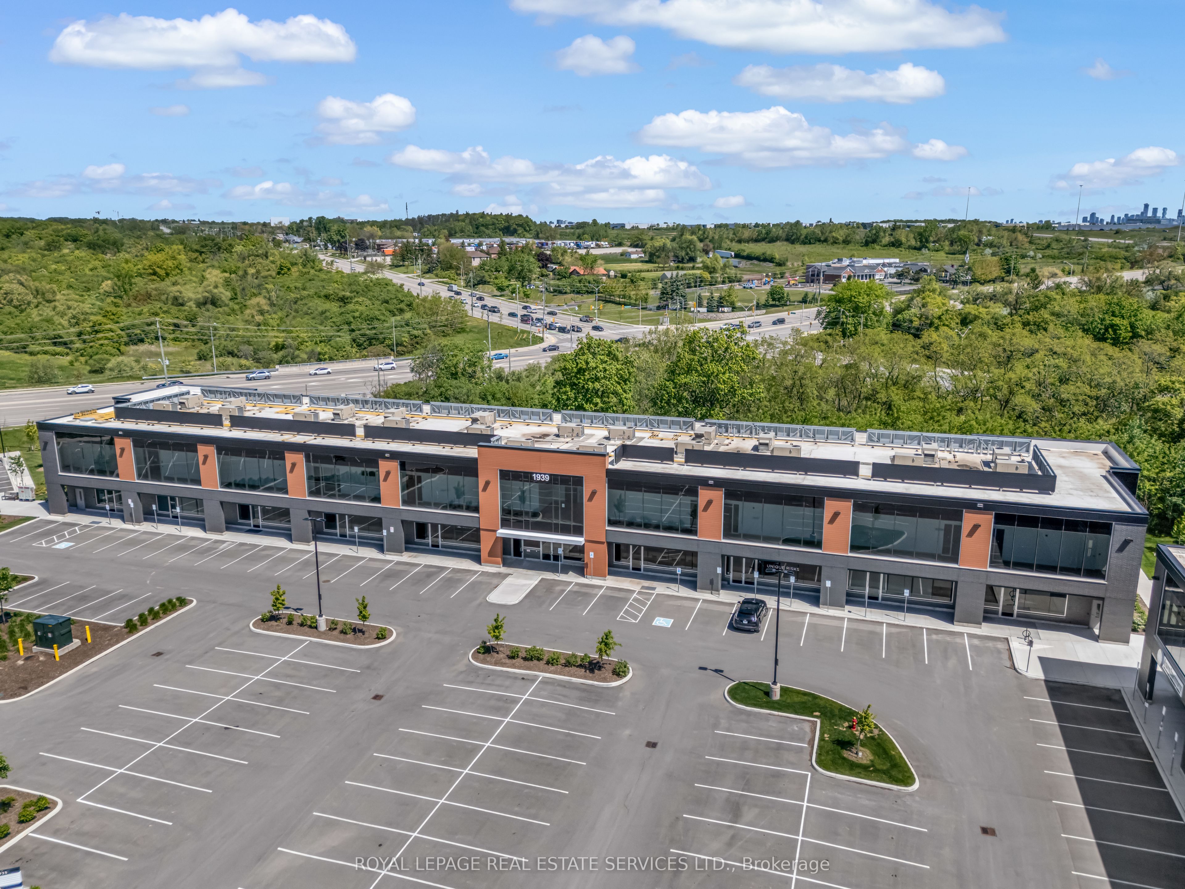 206-1939 Ironoak Way, Oakville, ON, L6H 0N1