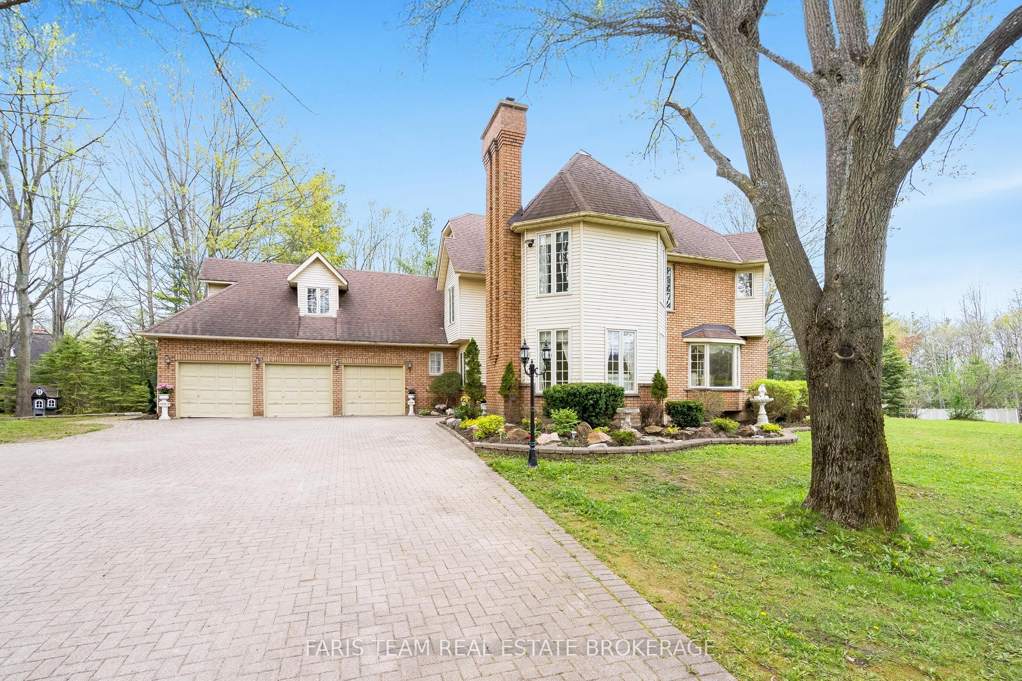 4 Mills Circle, Springwater, ON, L9X 0J7 photo 4
