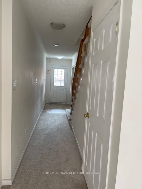 32 Etienne Street, Toronto, ON, M1L 0A4 photo 2