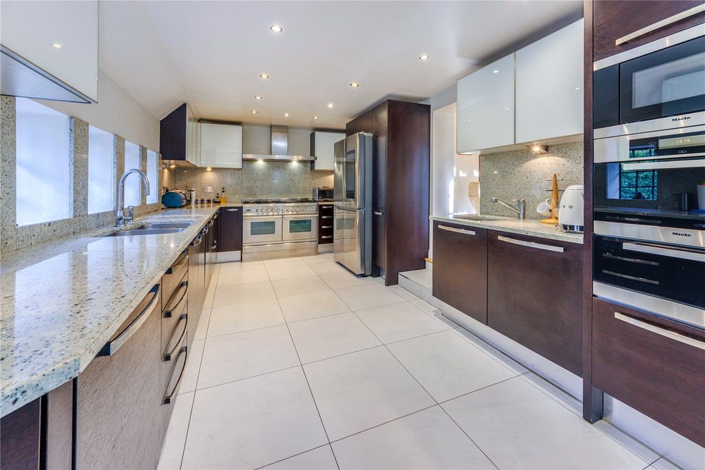 Additional image 9 of 5 bed detached house for saleLoom Lane, Radlett, Hertfordshire WD7