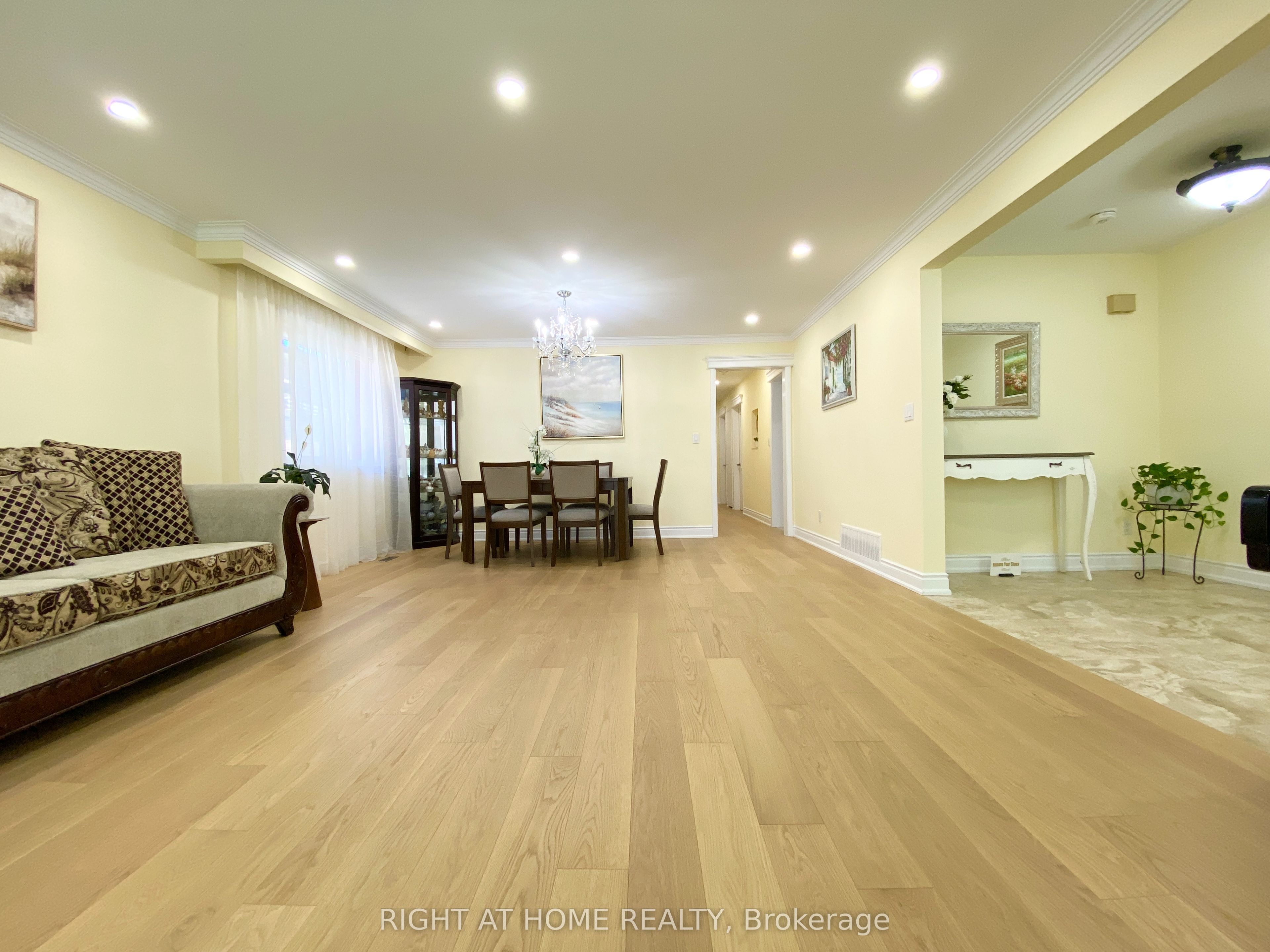 Additional image 6 of 876 Hollowtree Crescent, Mississauga, ON, L4Y 2V2