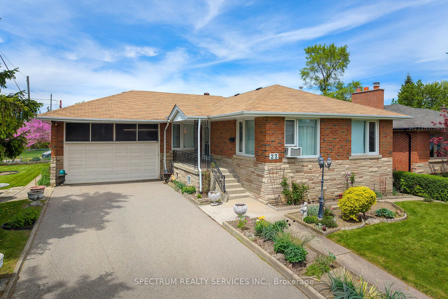 22 Barksdale Avenue, Toronto, ON, M3H 4S3