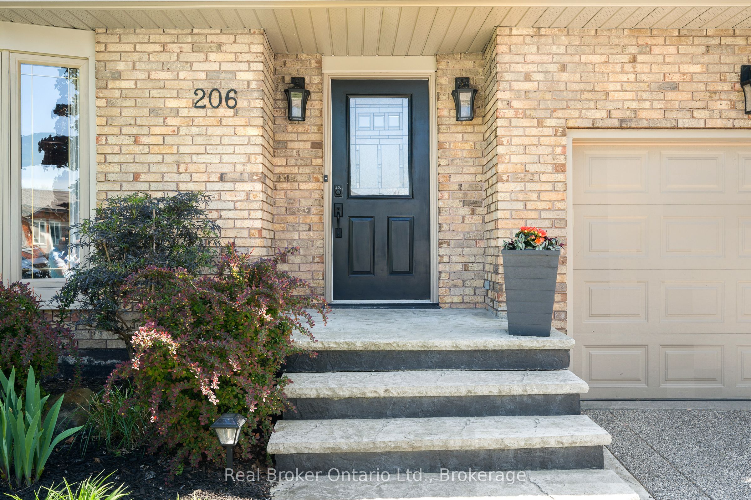 206 Athenia Drive, Hamilton, ON, L8J 1V8 photo 5