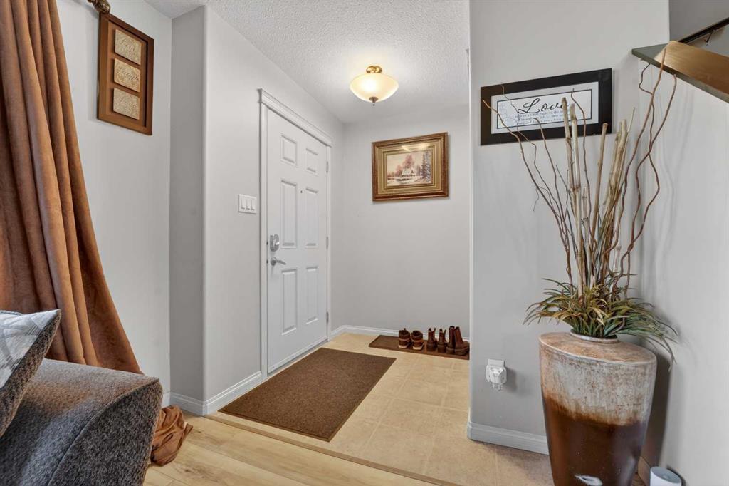 786 Silkstone Close W, Lethbridge, AB, T1J 5C7 photo 4