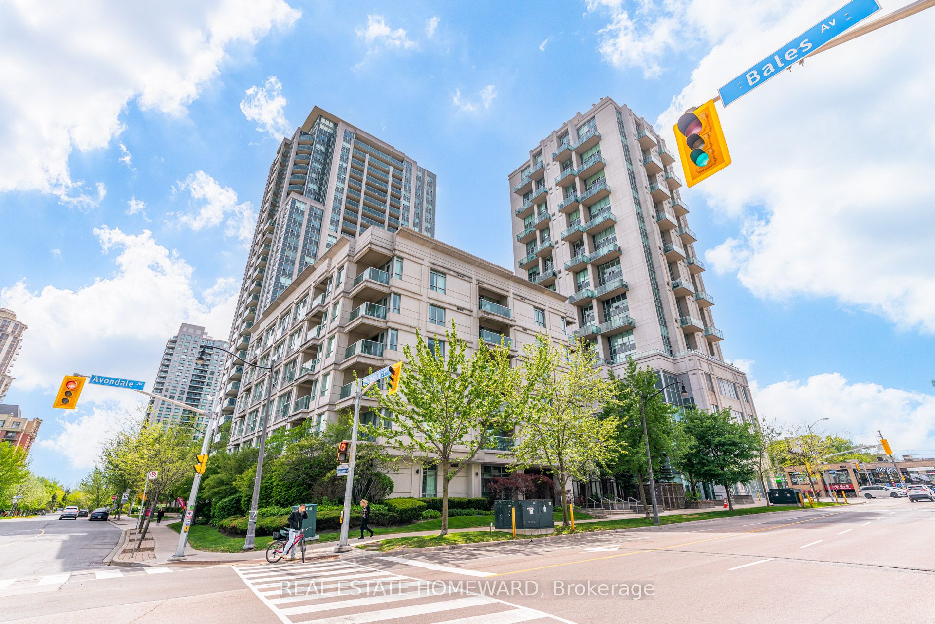 Up01-19 Avondale Avenue, Toronto, ON, M2N 2T6