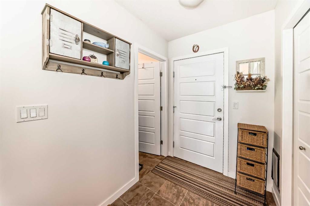 111-207 Sunset Drive, Cochrane, AB, T4C 0H7 photo 5