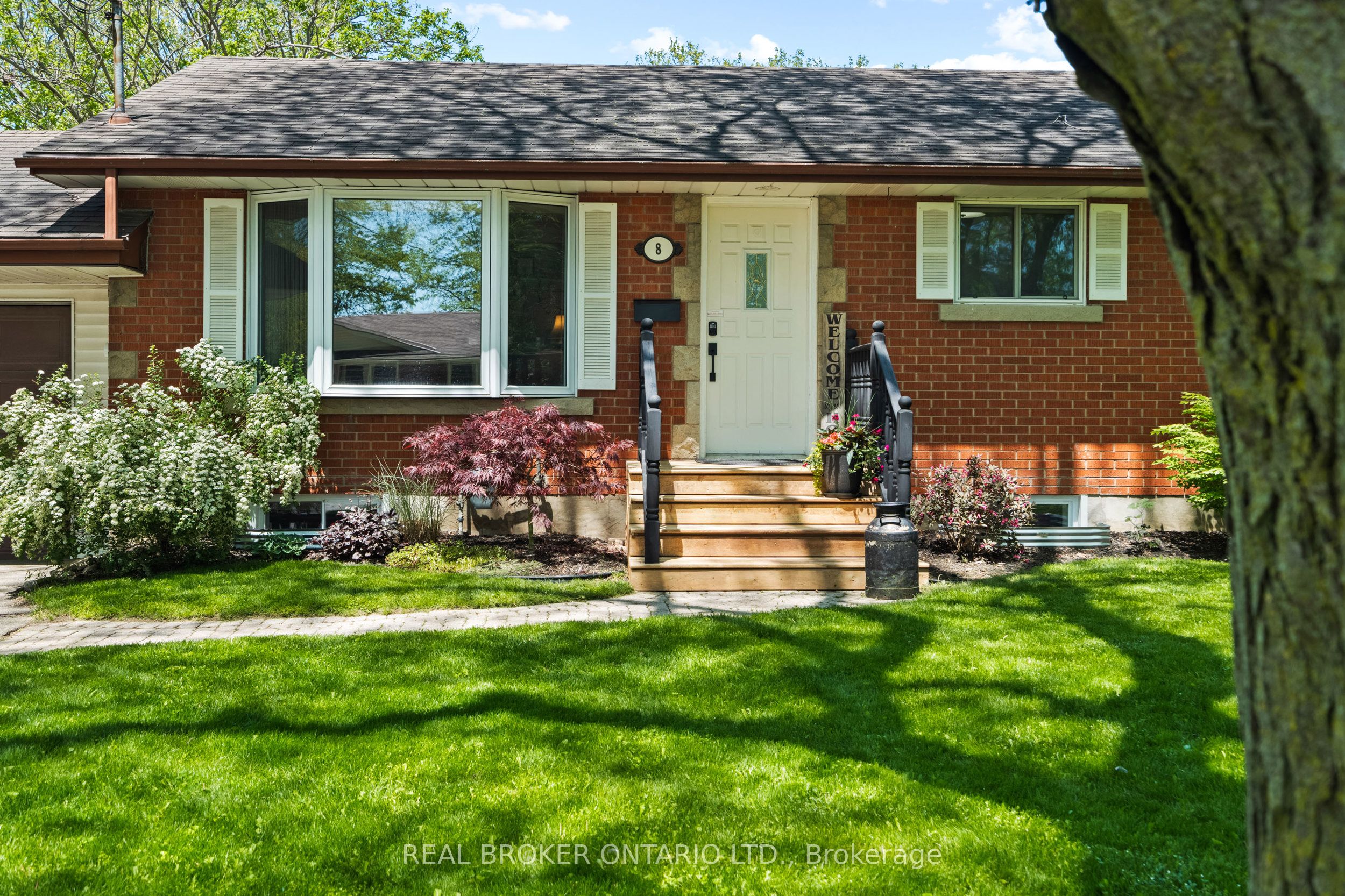 8 Goldsmith Avenue, St. Catharines, ON, L2M 2V8 photo 3