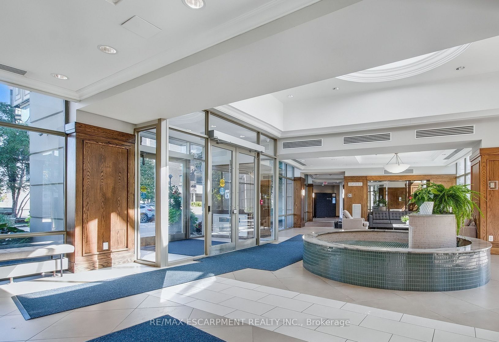 Additional image 2 of 603-2379 Central Park Drive, Oakville, ON, L6H 0E3