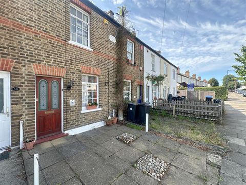 Barrowell Green, London N21