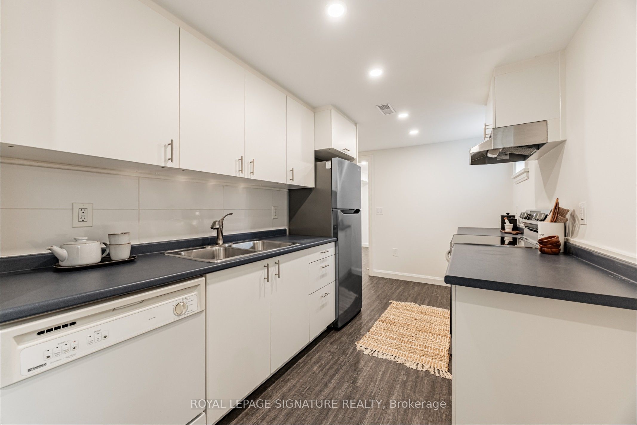 B-54 Pasadena Gardens, Toronto, ON, M6S 4R5 photo 5