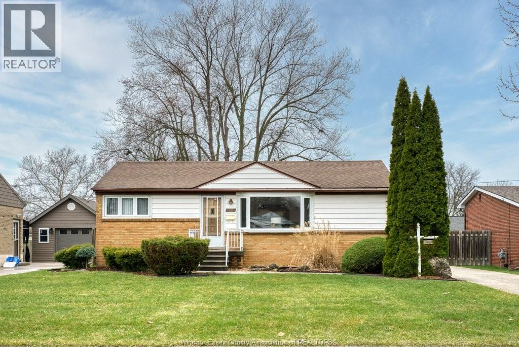 3603 Rockwell Boulevard, Windsor, ON, N9E2B1 photo 2