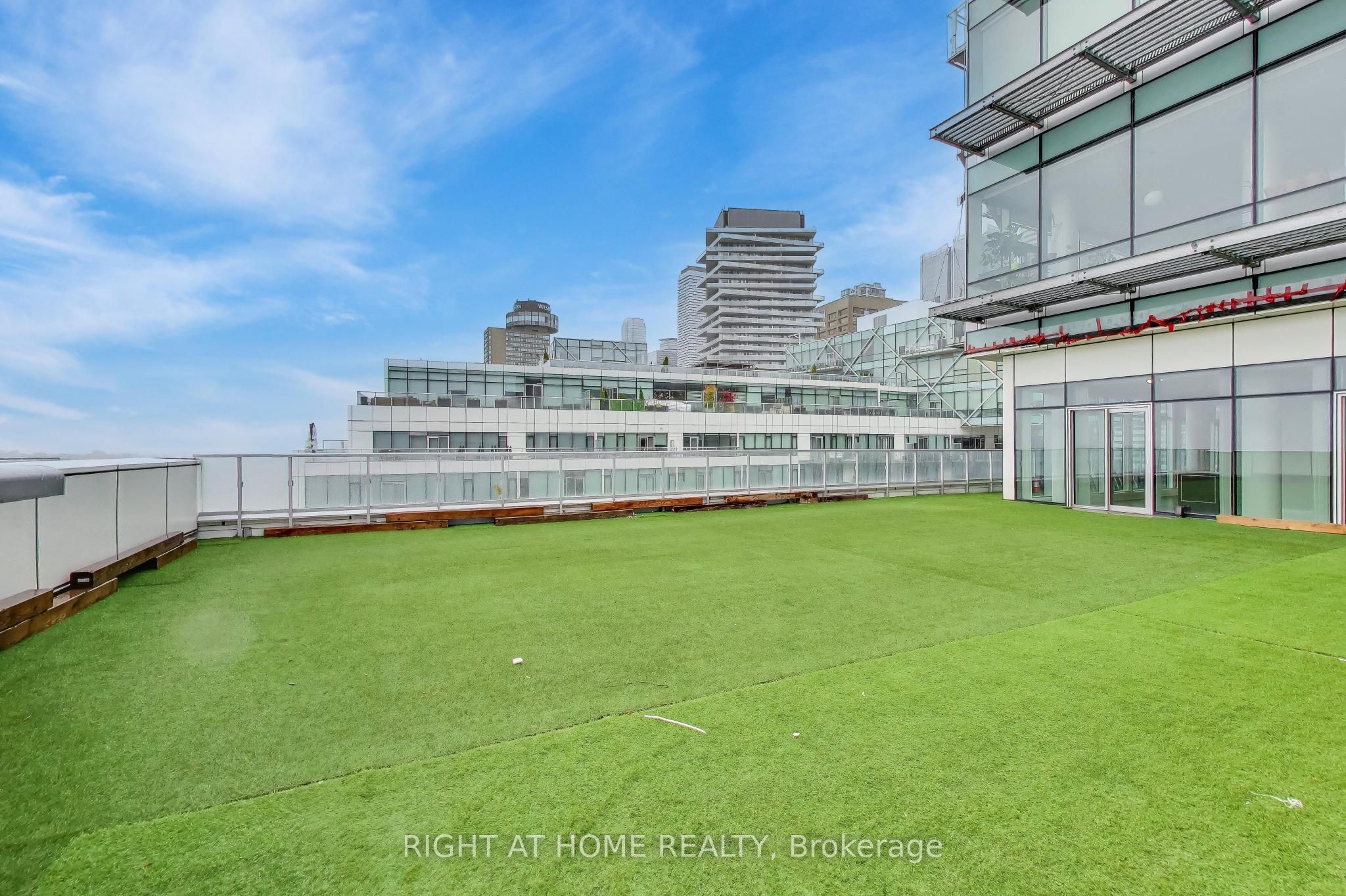 1126-39 Queens Quay E, Toronto, ON, M5E 0A5