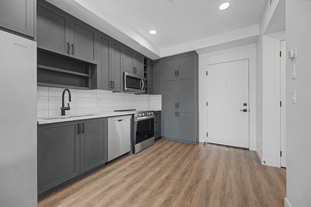 205-3107 Warren Street, Calgary, AB, T3B 0M2 photo 5