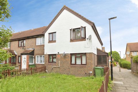 Goldfinch Road, London SE28