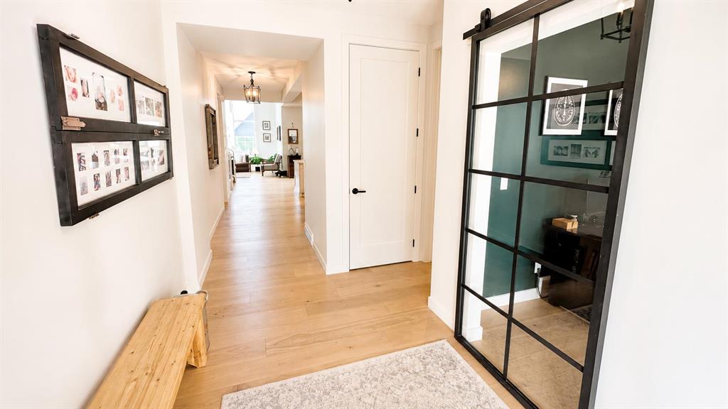 26 Bluerock Avenue SW, Calgary, AB, T2Y 0R6 photo 5