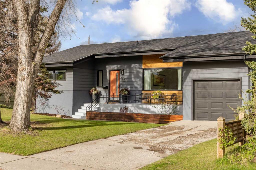 32 Westminster Drive SW, Calgary, AB, T3C 2S9