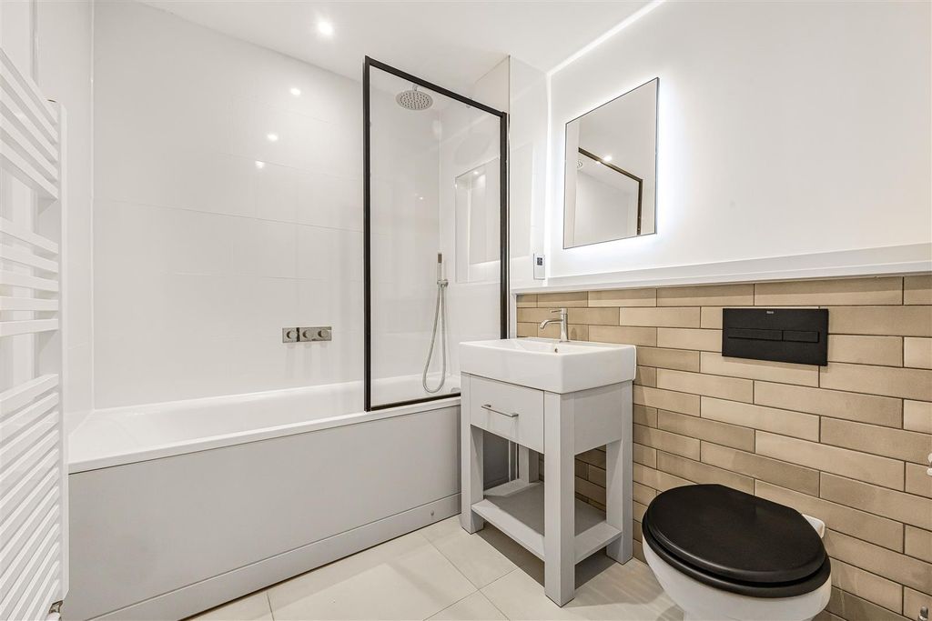 Additional image 18 of 2 bed flat for salePalmer Street, Reading RG1